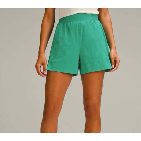 Lululemon Womens Green Stretch Woven Relaxed Fit High Rise 4” Shorts Size Small - Picture 1 of 7